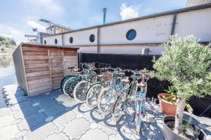 Tabor 67 Luxury Houseboat