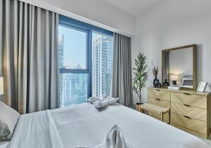 Lux 1 BD Apartment, 2 Min walk to Dubai Mall & Burj Khalifa - Act One Tower
