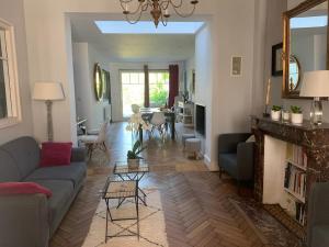 Villas Maison entiere proche tram 170 m2 jardin parking : photos des chambres