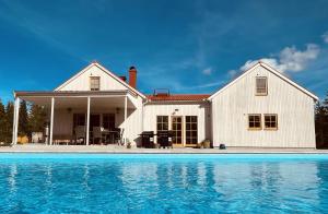 Villa Vitviken Sleeps 4 with Pool