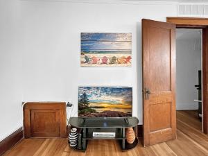 Walk to 3 Breweries! 1 Bed Apartment on Grand