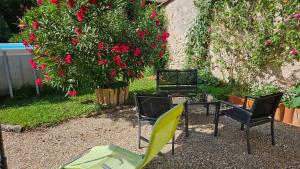 B&B / Chambres d'hotes Chambre Les Deux Chenes pres de Bergerac : photos des chambres