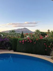 Cosy Villa with Private Pool and Mountain View - 贝尼塔切利