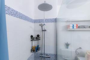 VILA MAGNA - Apart renovado para 4 com piscina e Ar condicionado