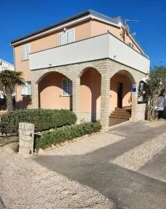 House Sušec - 波弗加纳