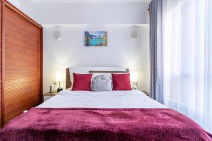 Luxurious-2 bedroom apartment with a swimming pool in Kilimani Nairobi