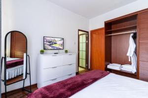 Luxurious-2 bedroom apartment with a swimming pool in Kilimani Nairobi