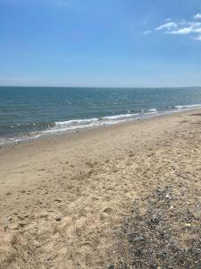Ballymoney, Wexford - 3 bed beach house with private beach access