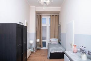 BIG CENTRAL CITY APARTMENT