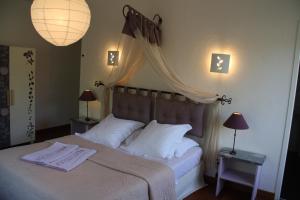 B&B / Chambres d'hotes La Raimbaudiere : Chambre Familiale