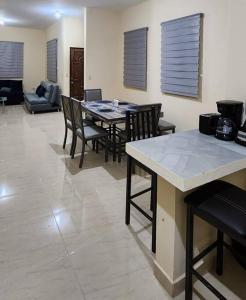 Confortable y Placentera Casa para la Familia