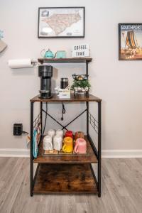 Cozy Coastal Home Near Beaches, Shops, Restaurants