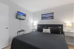 The Lookout: Tranquil Beachfront Condo