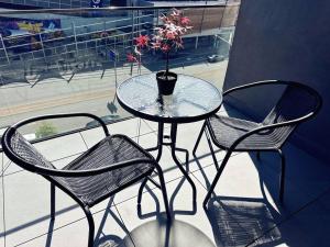 Lovely City 1BR Apt Free Parking & Facing Mall