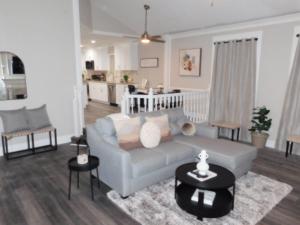 3 Bedroom Jewel: Luxury with Crystal Pool