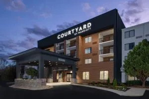 Courtyard by Marriott Decatur - ديكاتور