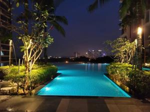 A2502 Grand Medini Studio 100mbps Netflix By STAY