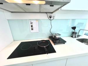 A1501 manhattan Austin 3Queen BED Netflix By STAY