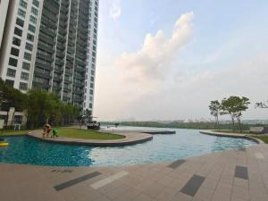 8Scape New Big Pool Netflix By STAY