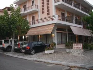 Ξενοδοχείο Οινόμαος (Hotel Inomaos)