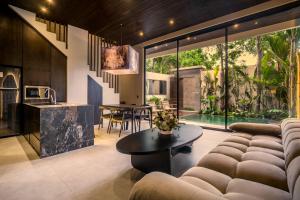 Umayam Luxury Townhouse 6 by Alfred in Bali