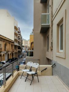Stylish St Julians 2 bedroom apartment for rent in the city centre with Terrace