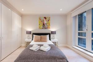 Stunning 2-bedroom with private parking