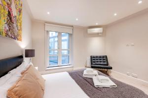 Stunning 2-bedroom with private parking