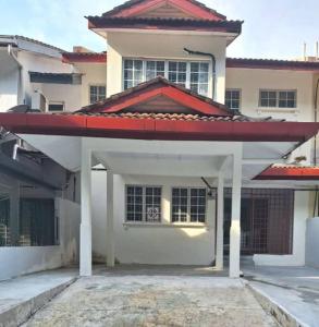 LOTUS HOMESTAY - 4hvězdičkové hotely ve městě Seri Kembangan