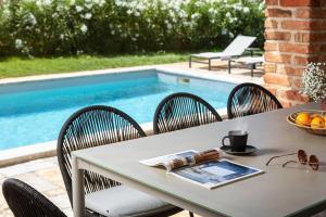 Rustic Villa Ruta with a pool in Istria