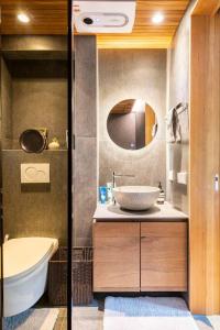 IRIRU Luxury Hanok Stay - Eunpyung Hanok village