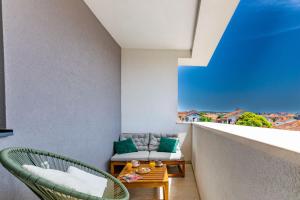 AG apartment with balcony and garage 
