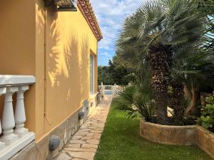 Casa con Piscina, Jardín, Barbacoa, A.A. y Wifi en Sant Pere Pescador - ES-89-74