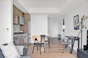 First Hill 1BR w Gym Coworking SEA-454