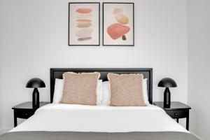 First Hill 1BR w Gym Coworking SEA-454