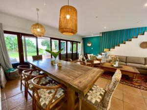 Woodlands Beach Villa