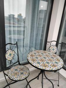 Summer Smile by Euxin Accomodations