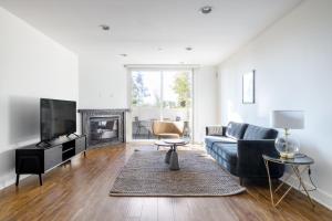 Brentwood 2BR w Courtyard nr Shops Dining LAX-385 - Appartamenti, Los Angeles