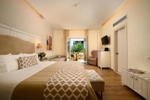 Standard Double Suite room in Art Hotel Debono