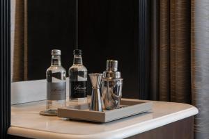 King Eaves Room room in Fairmont Windsor Park