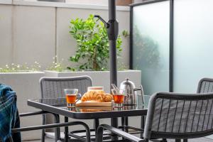 Brunswick 1-Bedroom Gem by Short & Long Stays