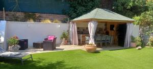 VILLA climatisée calme avec bassin privé et grande piscine partagée à ST AYGULF FREJUS