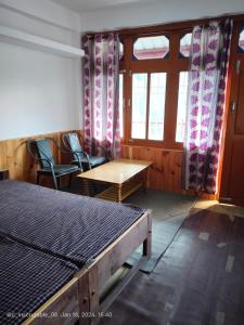 Chetan Home Stay II Flachan Darshan II