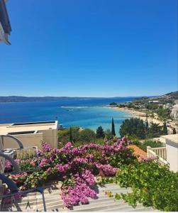 Apartment in Omiš with sea view, balcony, Wi-Fi (161-3)