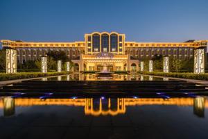 Crowne Plaza Zhengzhou, an IHG Hotel