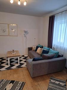 Cozy Town Center Retreat