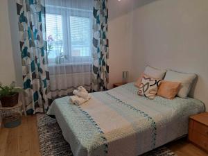 Cozy Town Center Retreat