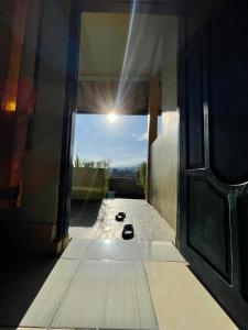 Phòng 2 Giường Đơn Hạng Bình Dân (Budget Twin Room)