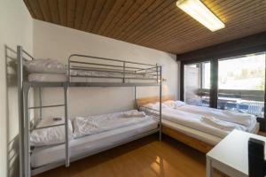 4-Bed Room with privat bathroom on same floor room in Berg & Bett Säntis Lodge