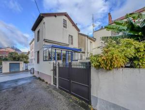 Appartements Maison cocoon - proche Gare et GEM - wifi fibre : photos des chambres